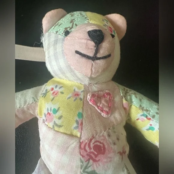 Vintage Pottery Barn Patchwork Bear “A Bear With A Heart” Diane Gard Original - Picture 5 of 5